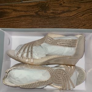 Fashionable formal shoes